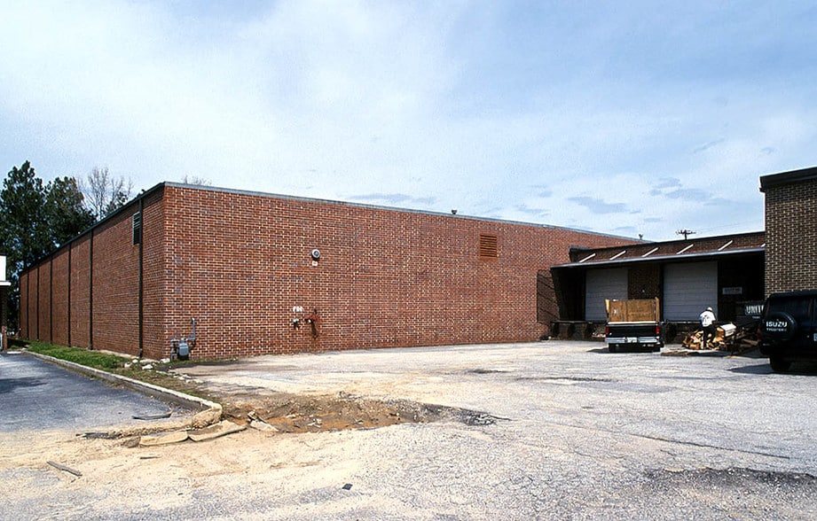 More Photos Of 4465 Commerce Dr SW, Atlanta Industrial For Lease
