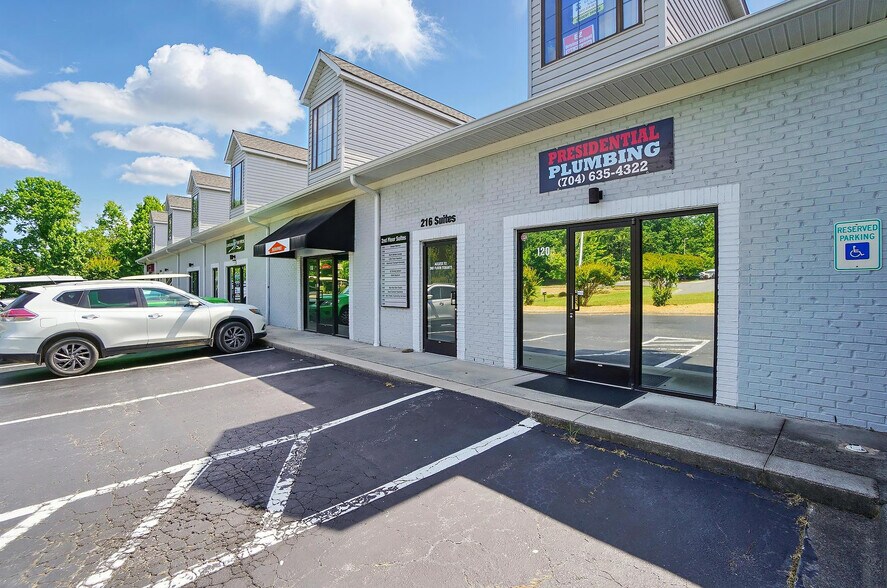 More Photos Of 1974 Carolina Place Dr, Fort Mill Light Distribution For Lease