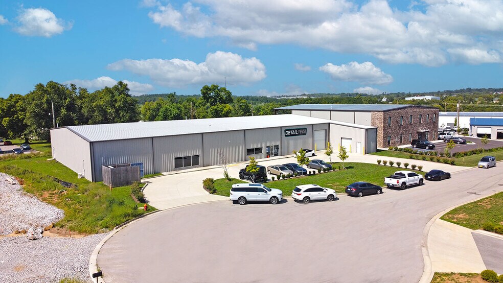 More Photos Of 160 Zakk Ct, Nicholasville Showroom For Sale