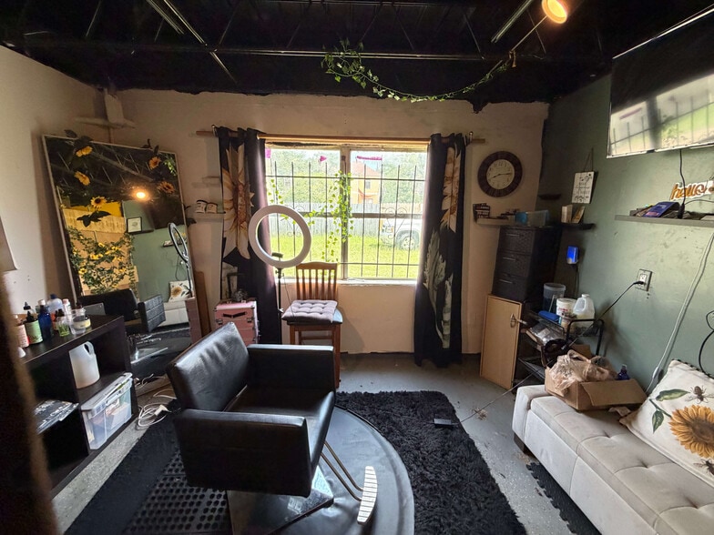 More Photos Of 157 E 8th St, Jacksonville General Retail For Sale