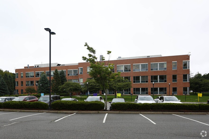 More Photos Of 1 Technology Pl, Rockland Office For Lease