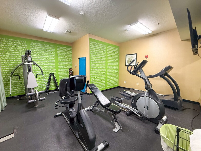 More Photos Of 5653 Tinker Diagonal St, Oklahoma City Hotel For Sale