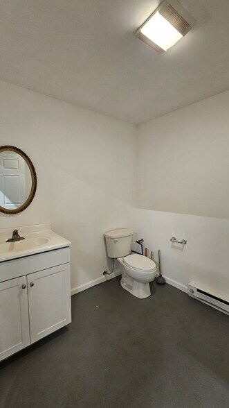 More Photos Of 105 Cedar Brook Rd, Sicklerville Warehouse For Lease