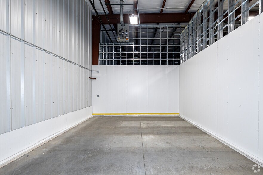 More Photos Of 299 Industrial Ln, Torrington Distribution For Lease