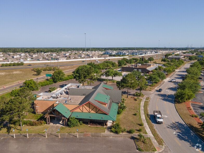 More Photos Of 414 Commerce Center Dr, Jacksonville Restaurant For Sale
