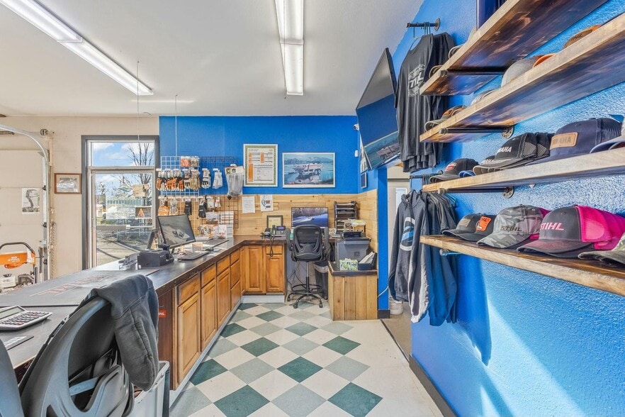 More Photos Of 1810 SW Highway 97, Madras Auto Dealership For Sale