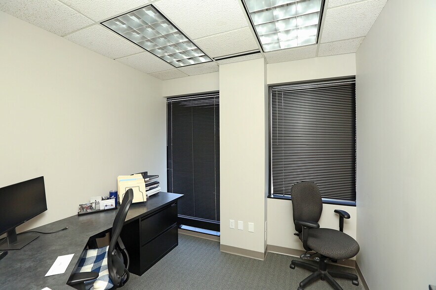 More Photos Of 7101-7199 Vista Dr, West Des Moines Coworking Space