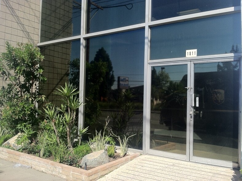 More Photos Of 1811 W Katella Ave, Anaheim Office For Lease