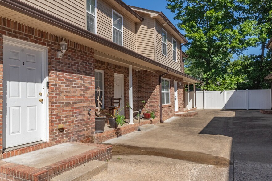 More Photos Of 162 Condor Ct, Clarksville Apartments For Sale