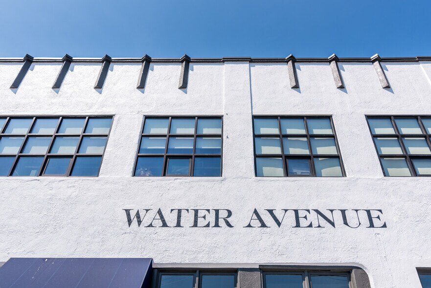 More Photos Of 1028-1036 SE Water Ave, Portland Office For Lease