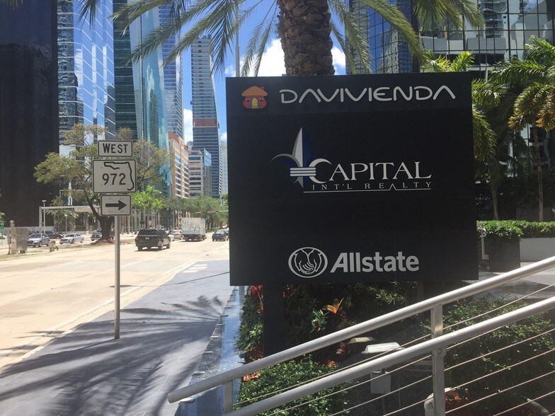 More Photos Of 1110 Brickell Ave, Miami Office For Sale