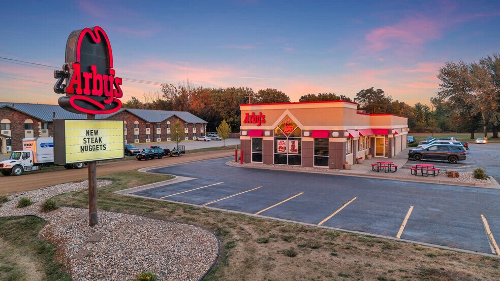 More Photos Of 5050 N Cliff Ave, Sioux Falls Fast Food For Sale