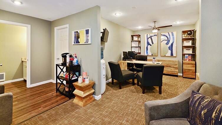 More Photos Of 12411-12415 Ambaum Blvd SW, Seattle Apartments For Sale