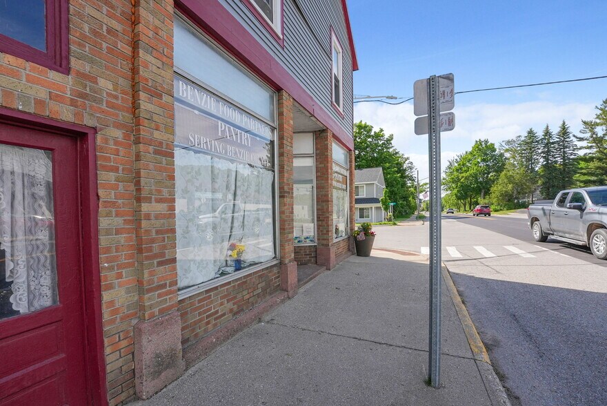More Photos Of 10907 Main St, Honor Flex For Sale