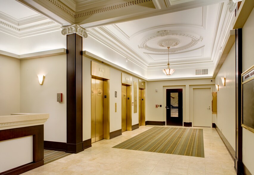 More Photos Of 1425 4th Ave, Seattle Office For Lease
