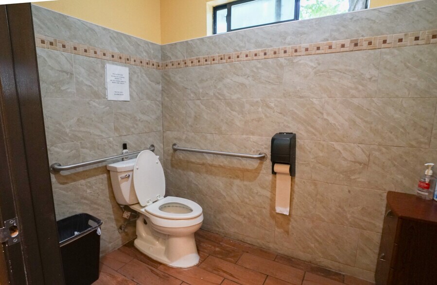 More Photos Of 1060-1080 Delbon Ave, Turlock Medical For Sale