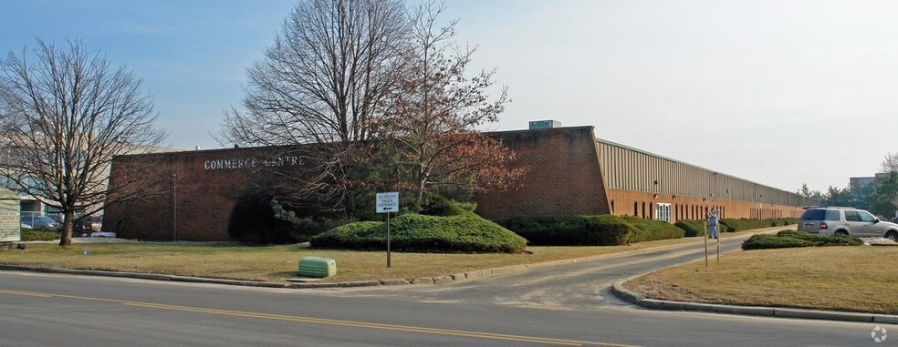 Primary Photo Of 175 Commerce Dr, Hauppauge Research And Development For Lease