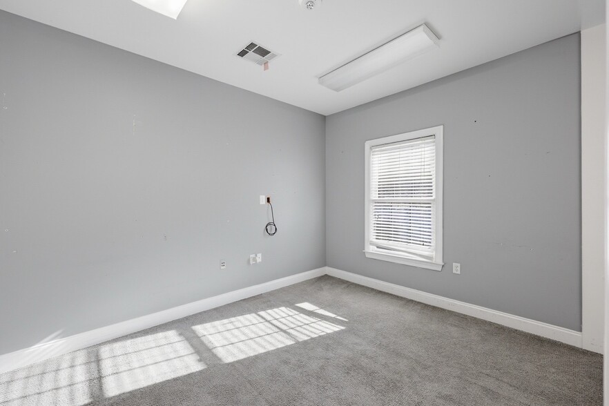 More Photos Of 6470 Georgia 400, Cumming Medical For Sale
