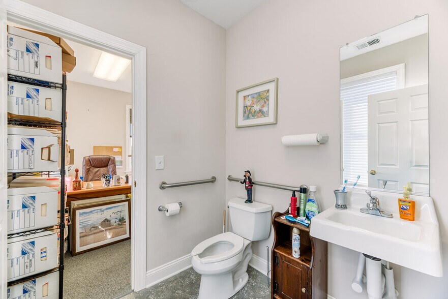 More Photos Of 3210 N Croatan Hwy, Kill Devil Hills Office Residential For Sale