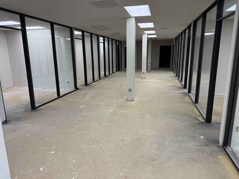 More Photos Of 3007 NW 63rd St, Oklahoma City Office For Sale