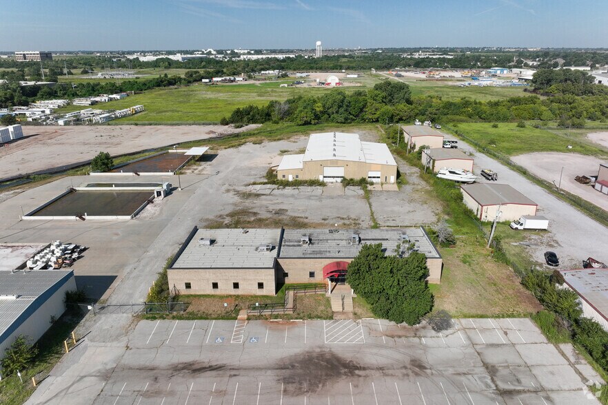 More Photos Of 621 N Morgan Rd, Oklahoma City Industrial For Lease