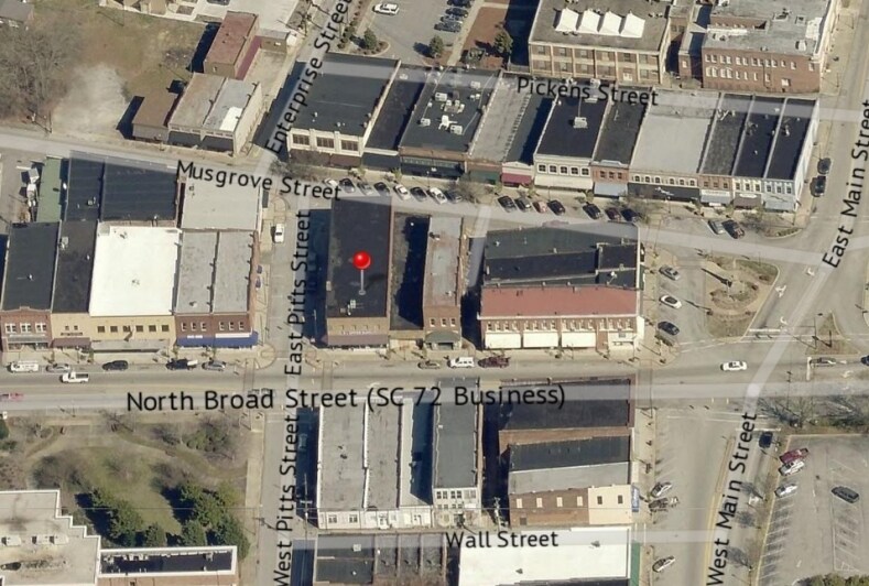 More Photos Of 114 N Broad St, Clinton Storefront For Sale