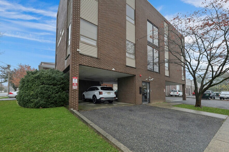 More Photos Of 117 Central Ave, Hackensack Office Residential For Lease