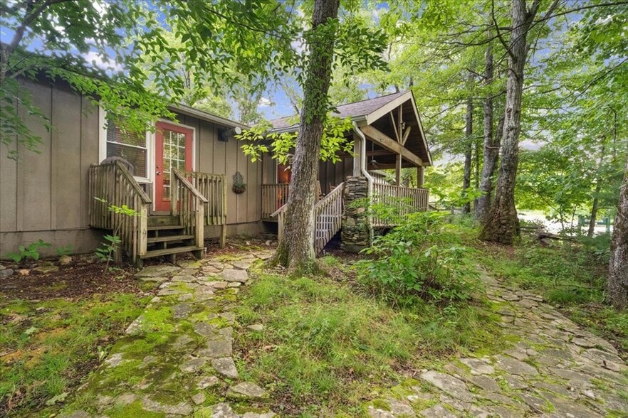More Photos Of 9420 Hwy 52, Chatsworth Hospitality For Sale