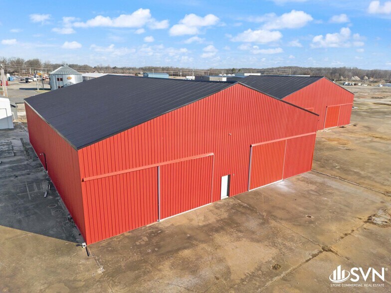 More Photos Of 300 Opportunity dr, Mayfield Warehouse For Sale