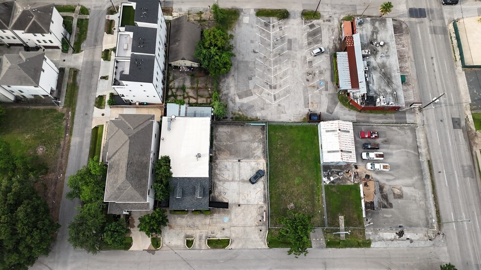 More Photos Of 4705 Inker St, Houston Restaurant For Lease