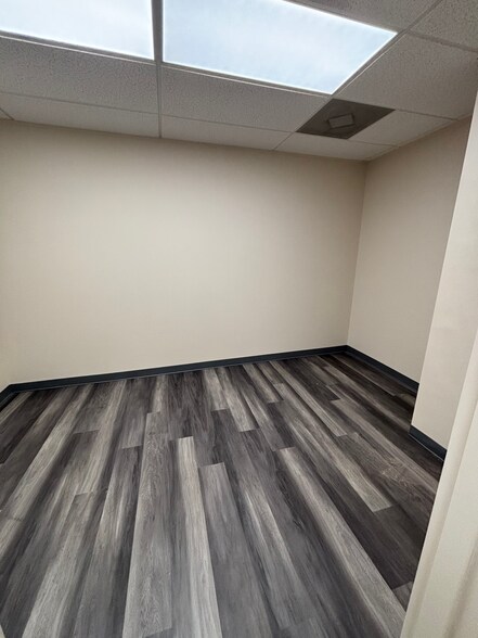 More Photos Of 3250 Harden St Ext, Columbia Medical For Lease
