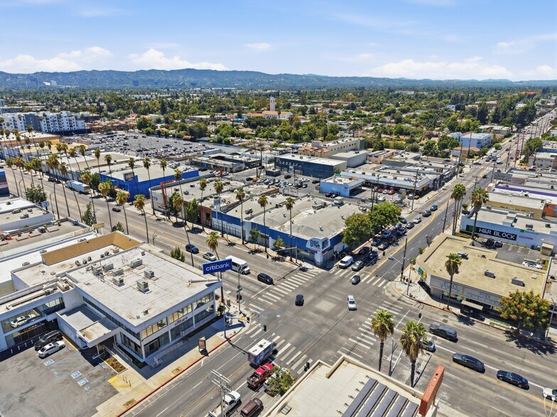 More Photos Of 6745 Van Nuys Blvd, Van Nuys Storefront Retail Office For Lease