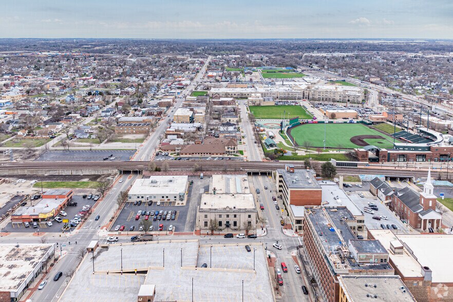 More Photos Of 150 N Scott St, Joliet Office For Sale