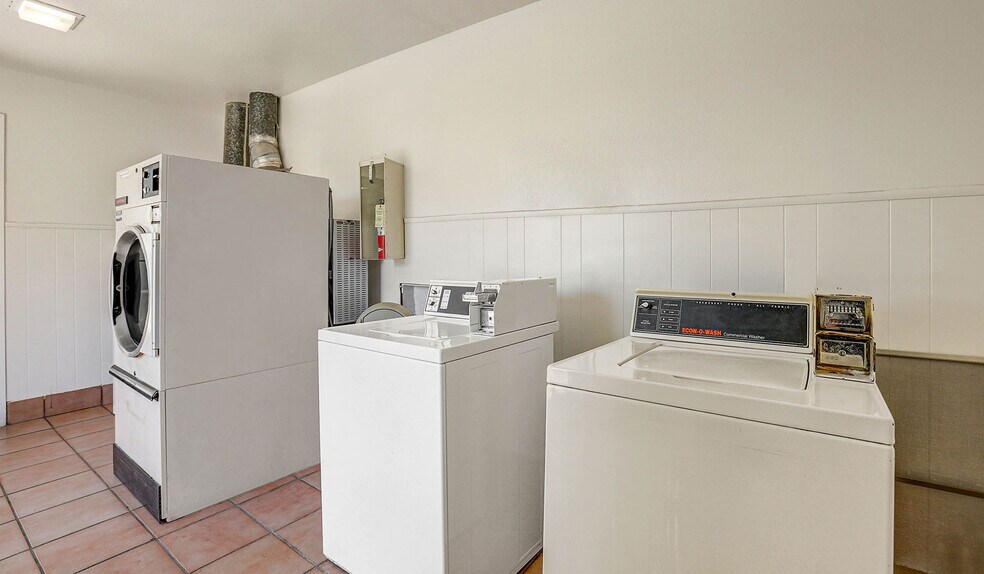 More Photos Of 1312 N Service Rd, Sonora Hotel For Sale