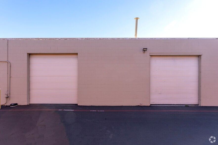 More Photos Of 10451-10455 Roselle St, San Diego Unknown For Lease