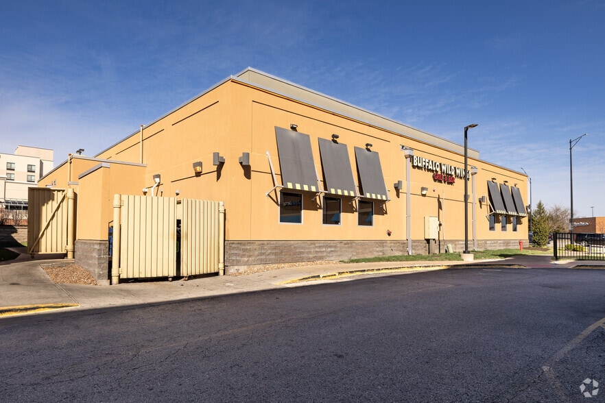 More Photos Of 1210 Strassner Dr, Brentwood Restaurant For Lease