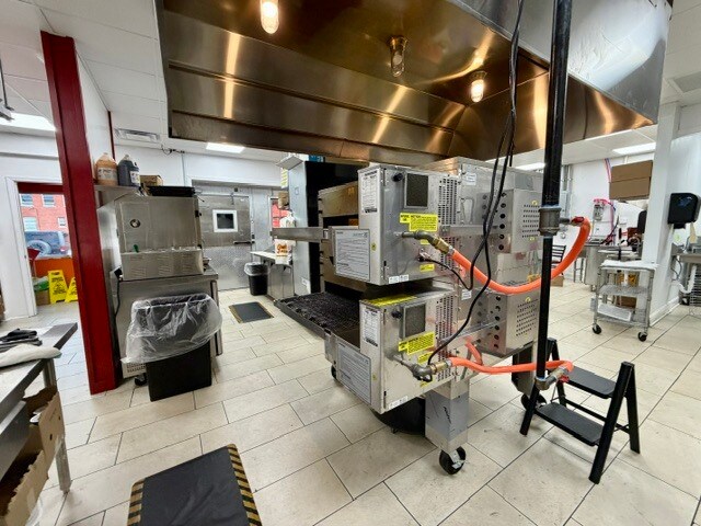 More Photos Of 10305 Taylorsville Rd, Louisville Restaurant For Sale