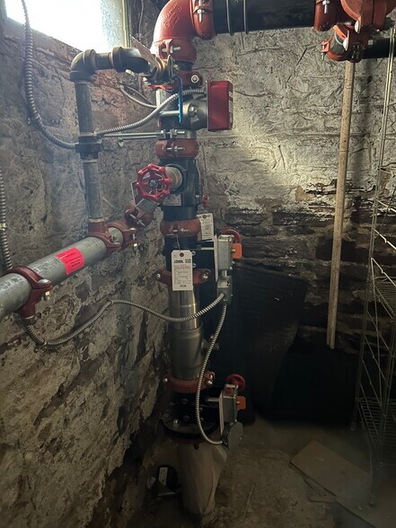 More Photos Of 205 Retreat Ave, Hartford Office Residential For Sale