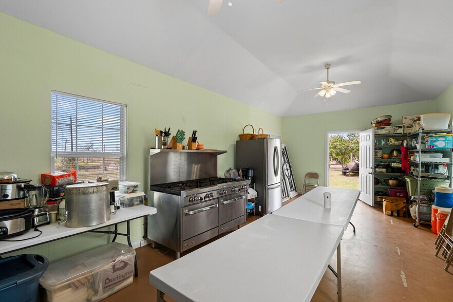 More Photos Of 11200 Thaxton Rd, Austin Religious Facility For Sale