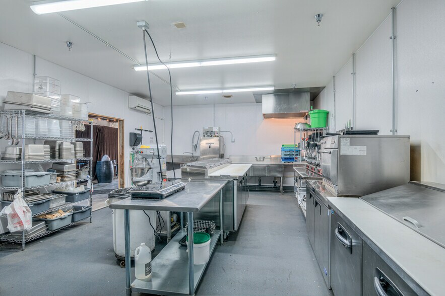 More Photos Of 420 N Main St, Prineville Restaurant For Lease