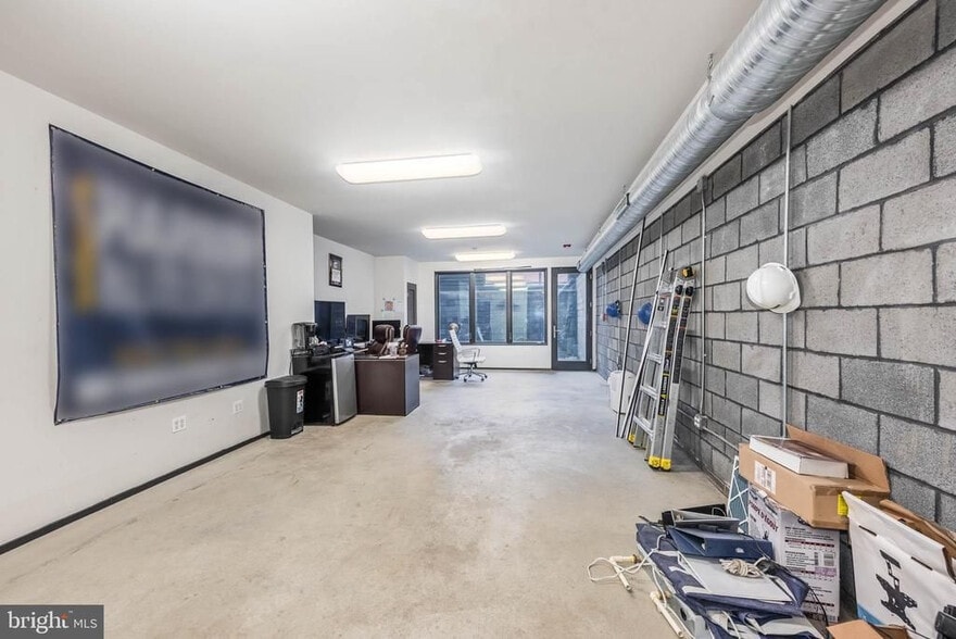 More Photos Of 338 E 25th St, Baltimore Office For Sale