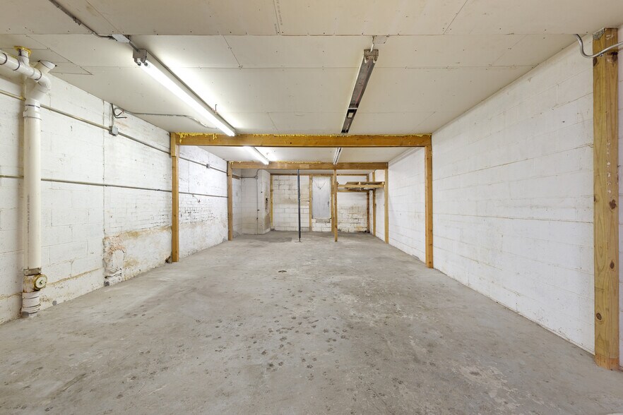 More Photos Of 166 21st St, Brooklyn Warehouse For Lease