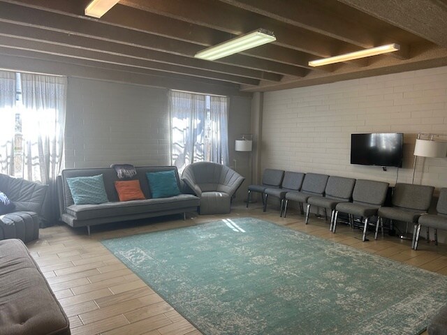 More Photos Of 205 E Monroe St, Austin Office Residential For Lease