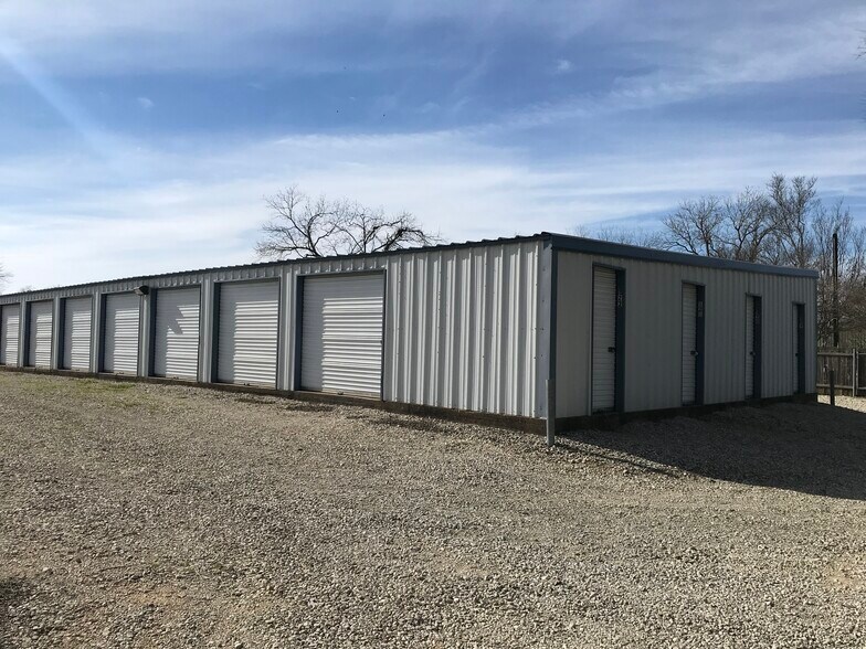 More Photos Of 412 City, Caldwell Self Storage For Sale