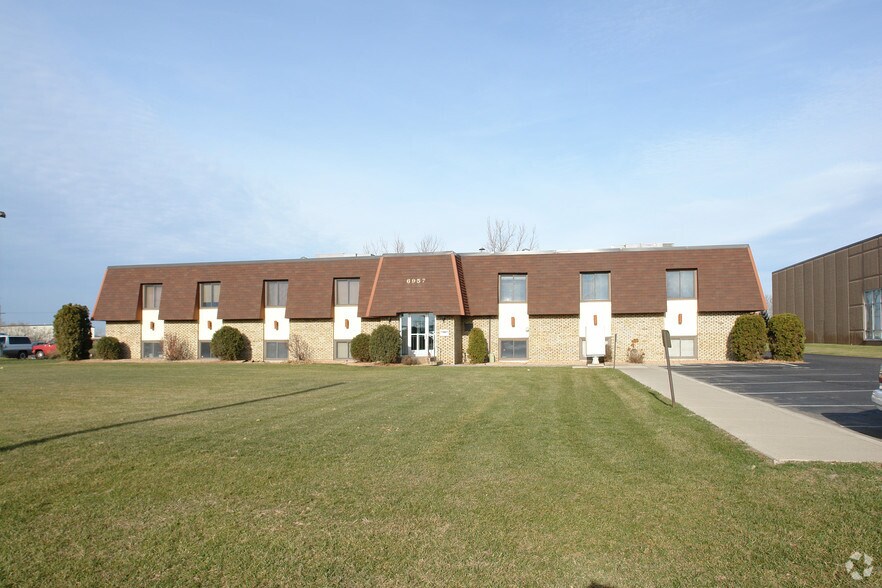 More Photos Of 6957 NW Highway 10, Anoka Office For Lease