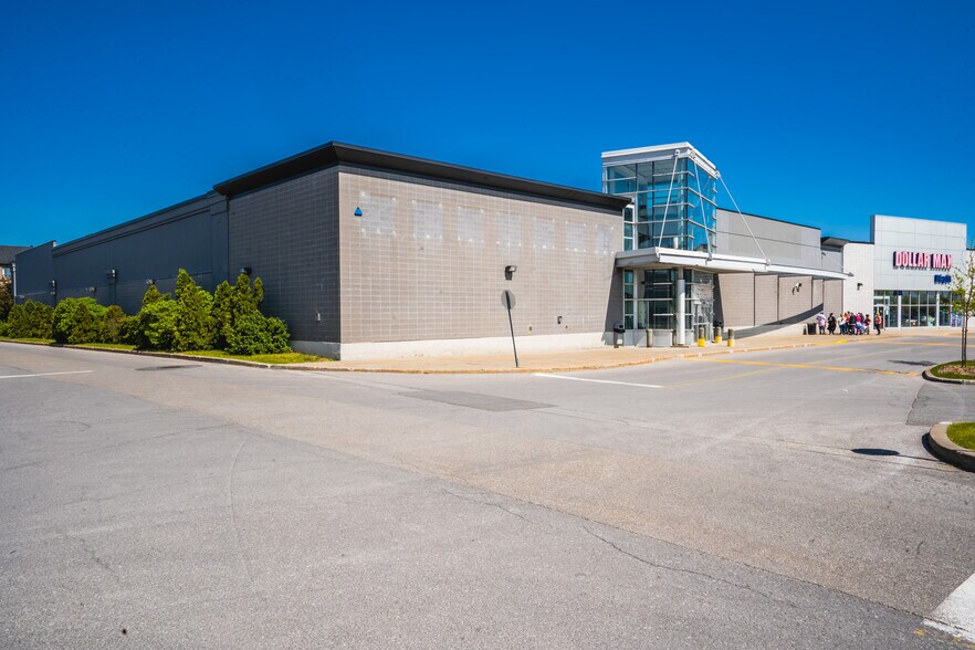 More Photos Of 570 Mont Pionniers, Terrebonne Unknown For Lease