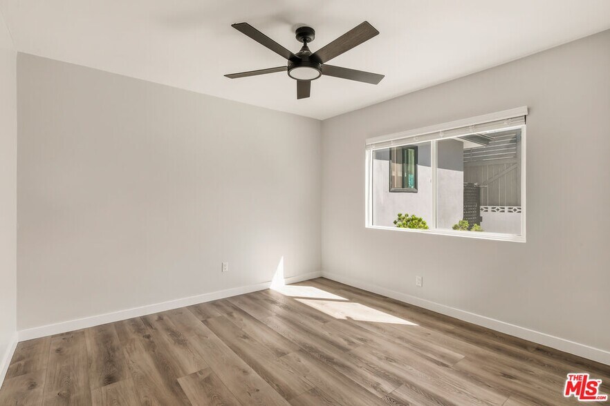 More Photos Of 1838 20th St, Santa Monica Apartments For Sale