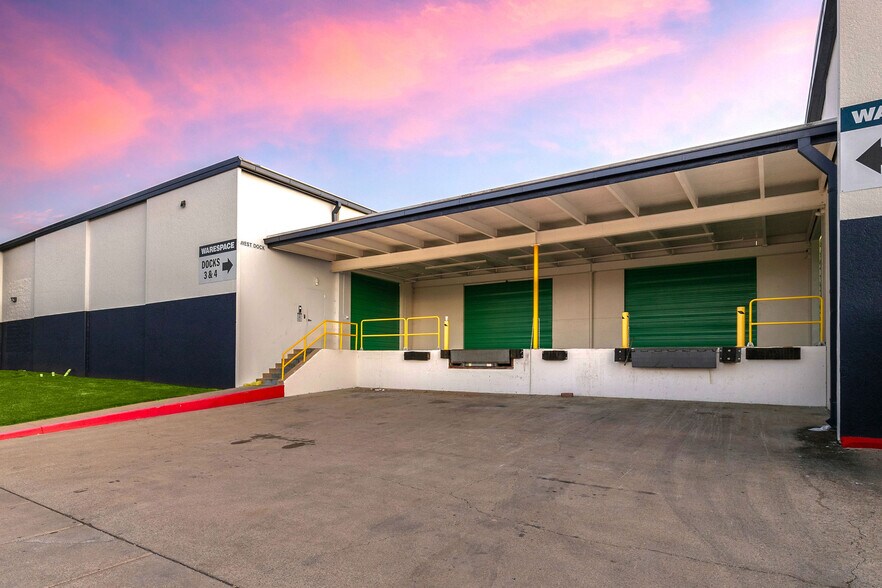 More Photos Of 3131 W Bolt St, Fort Worth Warehouse For Lease