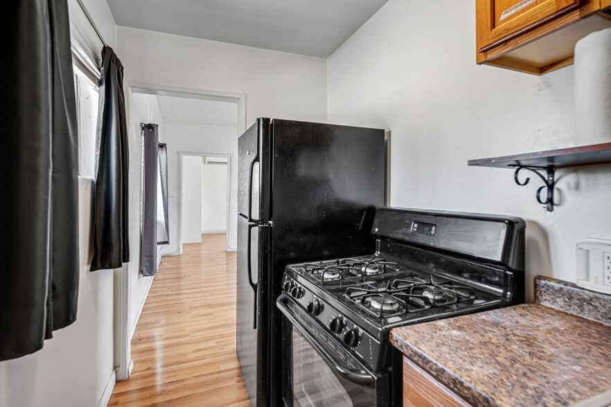 More Photos Of 8837 E Palmdale Blvd, Palmdale Research And Development For Sale