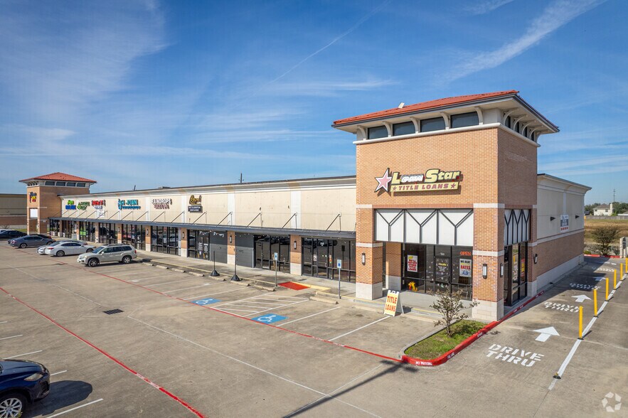 More Photos Of 4001 S Sam Houston Pky, Houston Storefront For Lease